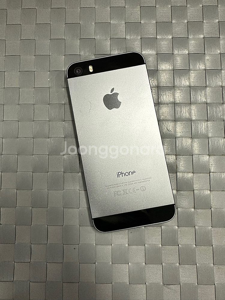 아이폰5S 16기가 스페이스그레이 상태좋은 단말기 8만...--0