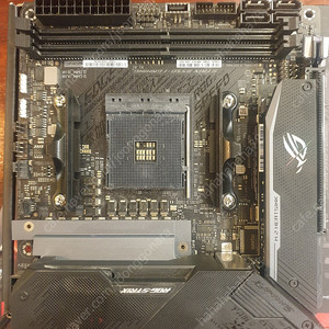 ASUS ROG STRIX B550-i 팝니다.