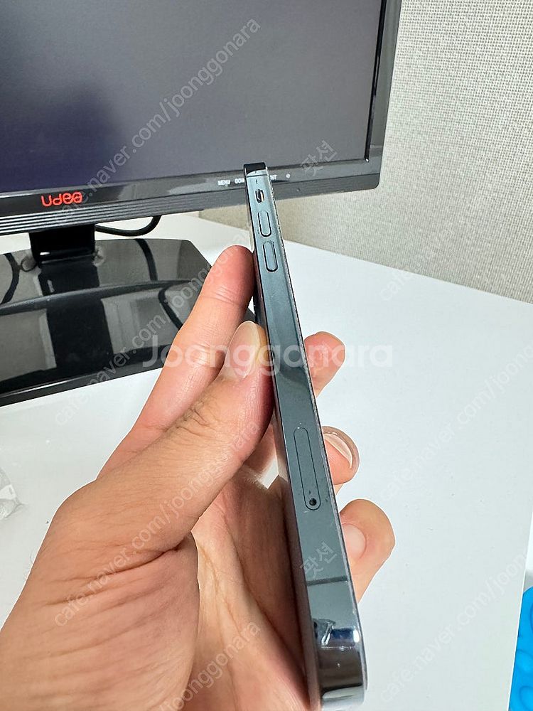 아이폰12pro 256g 공기계 배터리 성능90% 팝니...--3