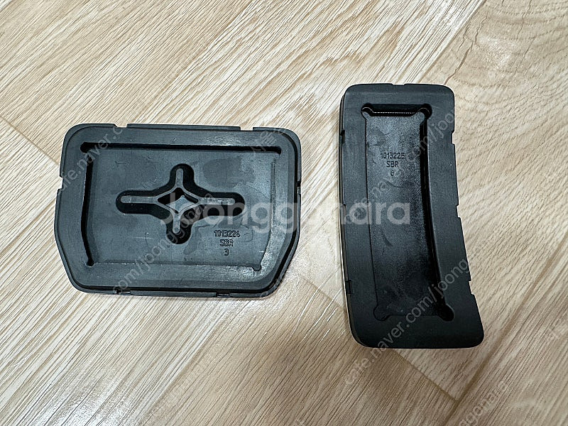 테슬라 순정알루미늄 페달 모델3 모델Y 팝니다.--1