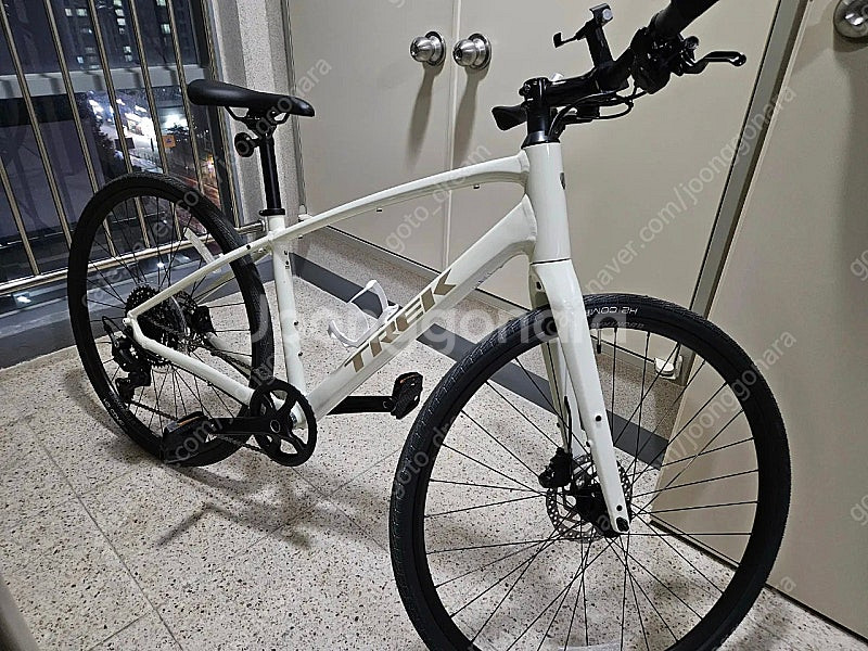 24년 신형 트렉 FX3 판매합니다.--0