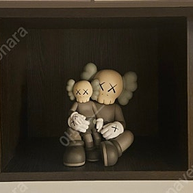 카우스kaws 피규어 장백산 3종 팝니다.