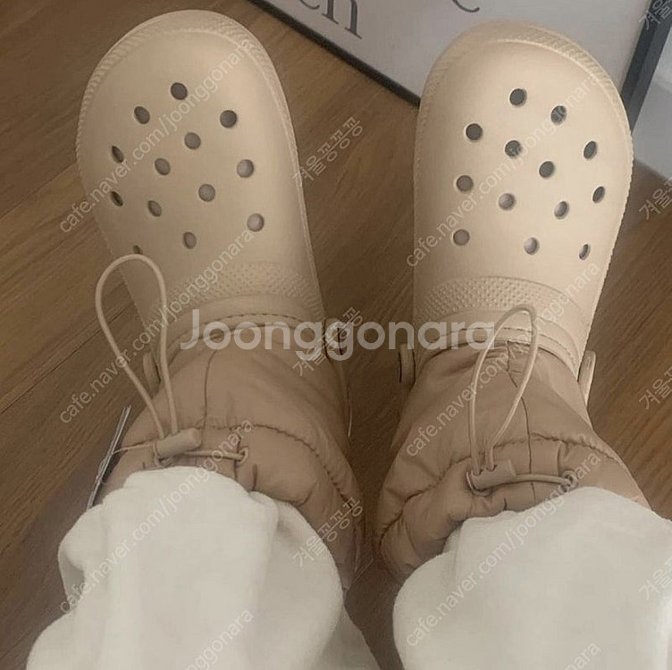 크록스 패딩부츠 230.<새것>--3