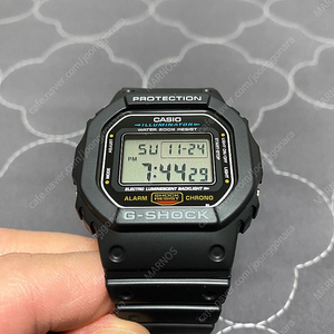 카시오 지샥 DW-5600E