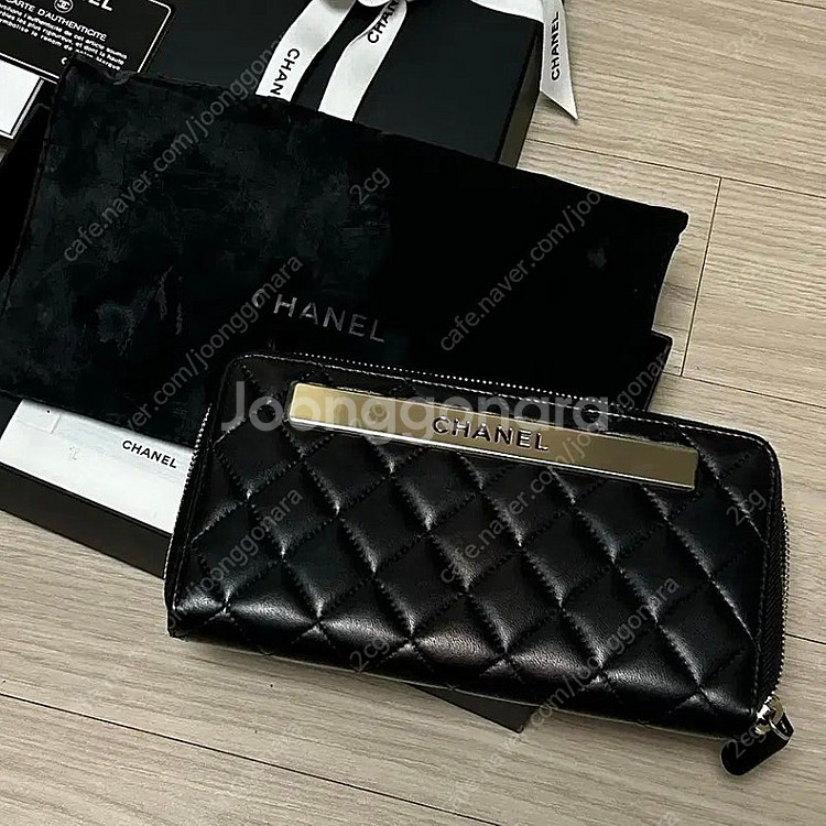 CHANEL 샤넬 마틀라세 램스킨 로고 플레이트 지퍼 ...--0