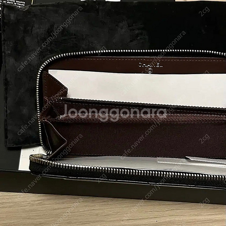 CHANEL 샤넬 마틀라세 램스킨 로고 플레이트 지퍼 ...--1