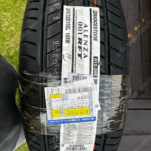 브리지스톤 알렌자 001 새 타이어 판매합니다~~!! 245/50R 19XL 105W