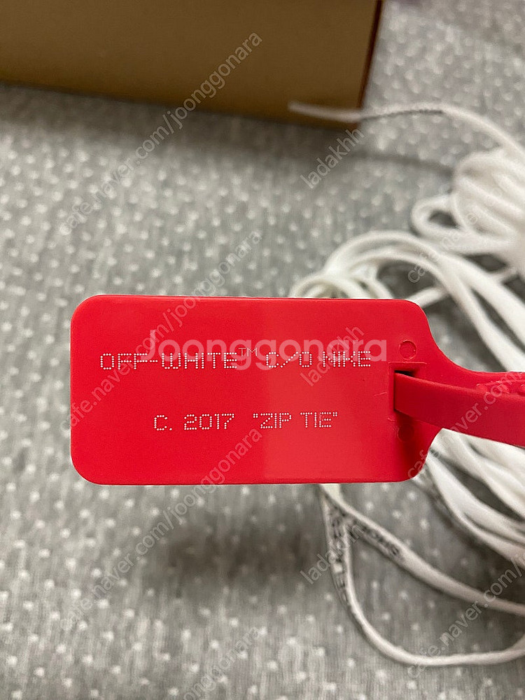 나이키 x 오프화이트 더 텐 줌플라이 og 270--8