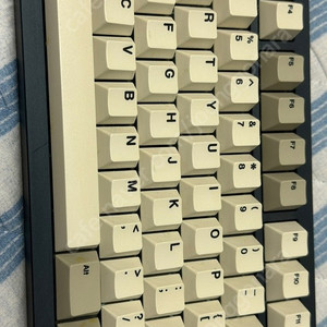 QK75 네이비 판매합니다.