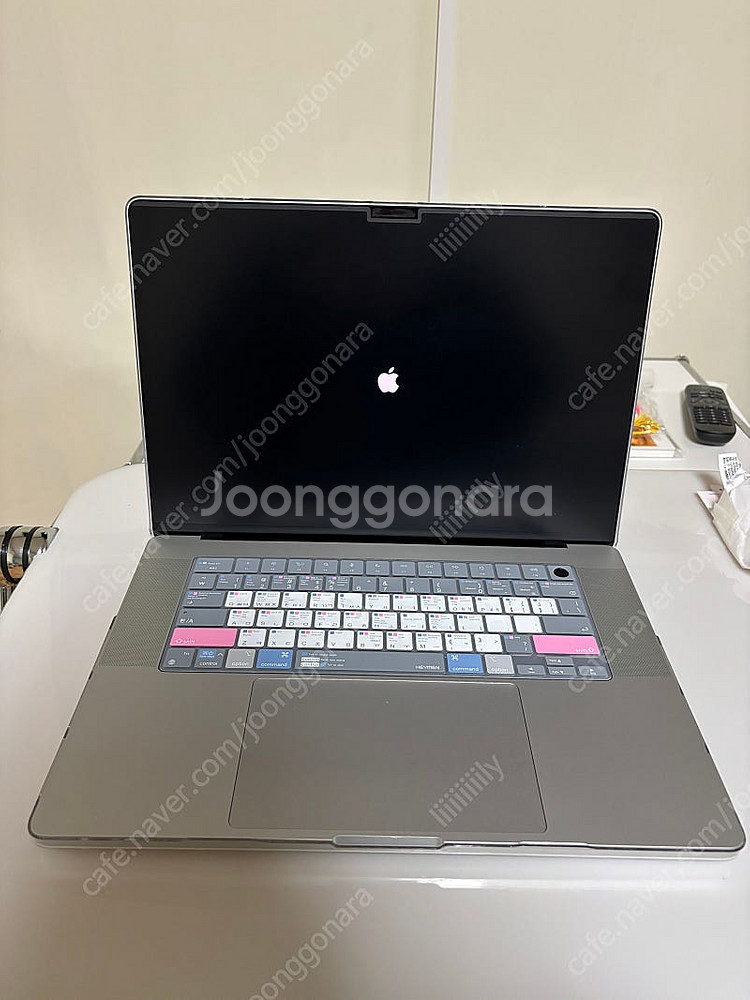 맥북 프로 M3 16인치 512GB 18GB + 매직마...--1