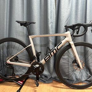 BMC SLR 105전동& bmc카본휠셋 업글 컨디션 최상 105 클릿페달포함