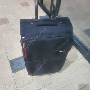 캐리어 24. 20 인지 2 개 있음큰거 이만원 작은거만원