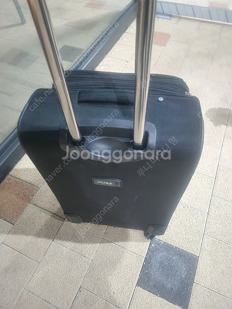 캐리어 24. 20 인지 2 개 있음큰거 이만원 작은거만원--1