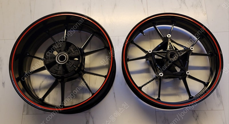 S1000RR 순정휠 앞뒤 세트 팝니다.--1