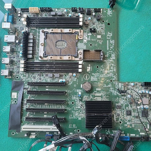 [구매]dell t5820 t7820 케이스 구합니다