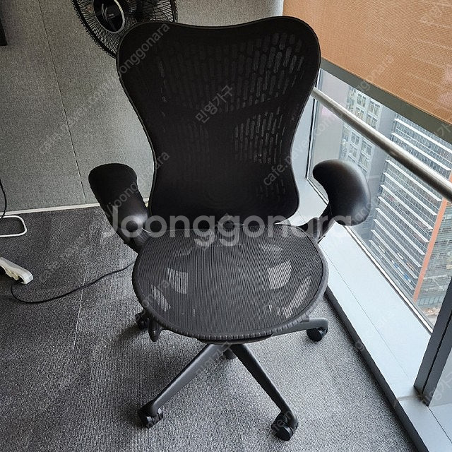 허먼밀러 미라2 의자 HERMAN MILLER MIRR...--1