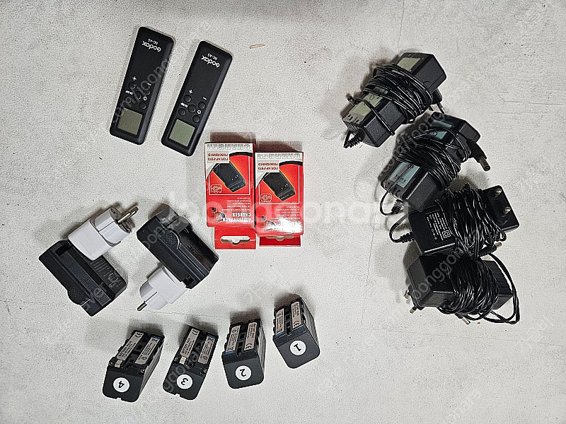 고독스 p260led 조명 4개 및 보관가방 일괄--1