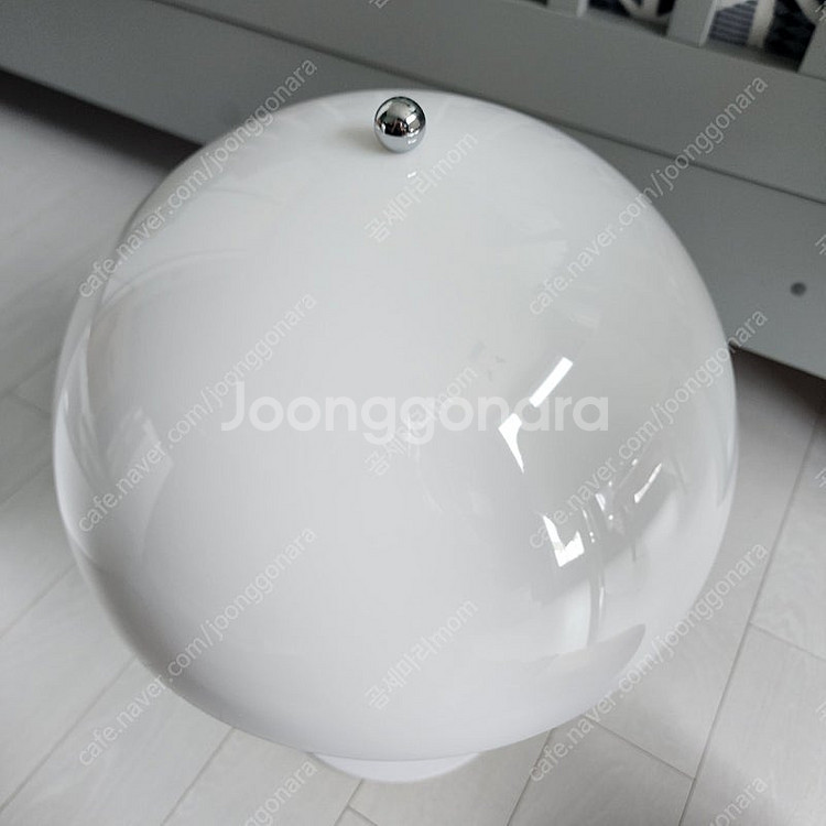 루이스폴센 판텔라320 테이블ㅡ화이트 새제품--3