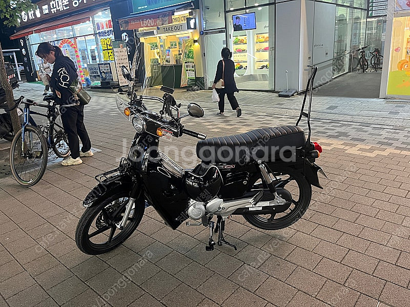 슈퍼커브110 블랙 24년 9월구입--3