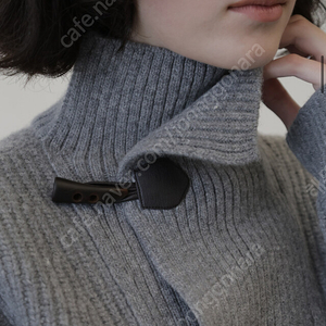 노미나떼 Henry Turtle Neck Knit