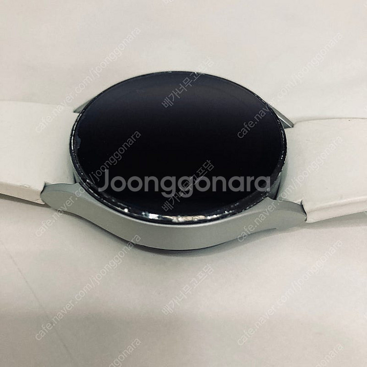 갤럭시 워치4 실버 40mm 5만5천원 판매합니다!--2