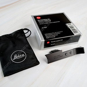 [34만원] Leica Q3 Thumb Support, Aluminum, Black 정품 Q3 엄지그립 블랙 판매합니다.