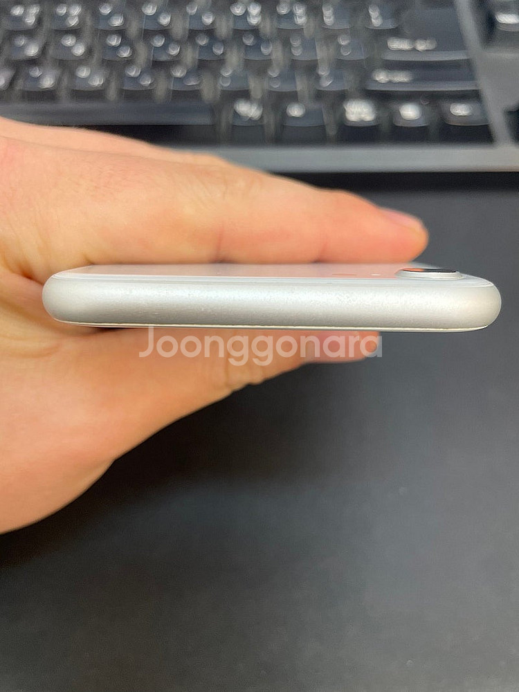 아이폰8 실버 64GB 상태좋은 중고13만팝니다.--4