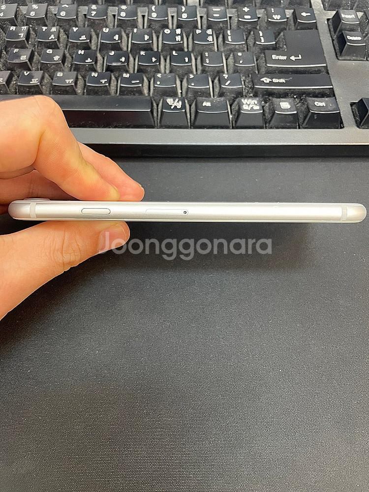 아이폰8 실버 64GB 상태좋은 중고13만팝니다.--5