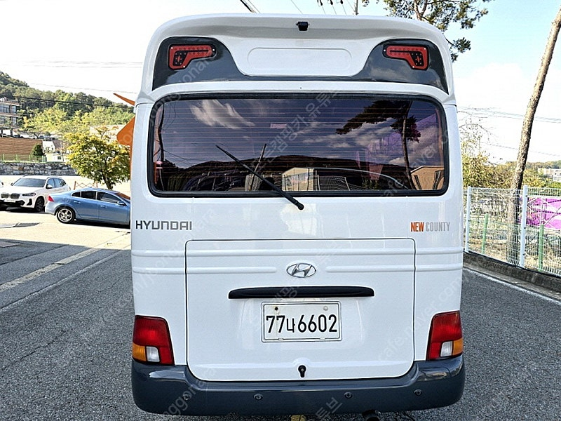 13년식 뉴카운티 롱바디 25인승 차량 (캠핑카 제작 가능) 중고차량 판매 전액할부가능! 이미지