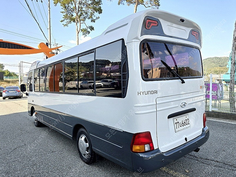 13년식 뉴카운티 롱바디 25인승 차량 (캠핑카 제작 가능) 중고차량 판매 전액할부가능! 이미지