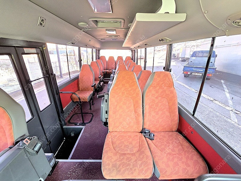 13년식 뉴카운티 롱바디 25인승 차량 (캠핑카 제작 가능) 중고차량 판매 전액할부가능! 이미지