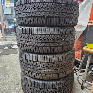 컨티넨탈 윈터타이어 (225/40R19, 255