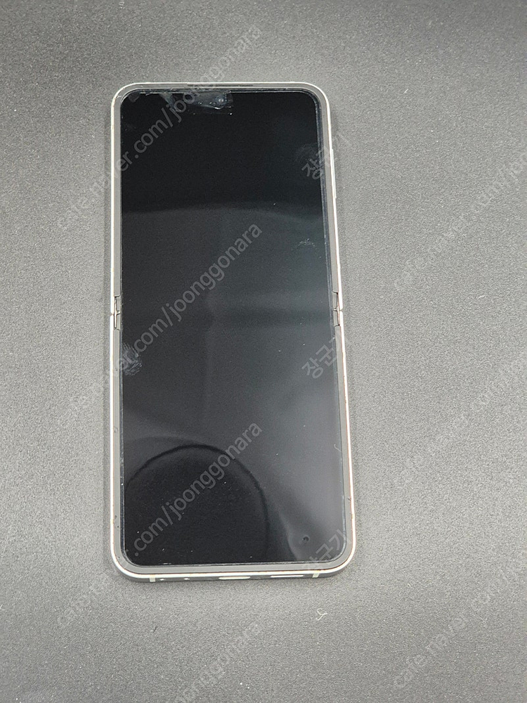 갤럭시 z플립6 자급제 화이트 팝니다--1