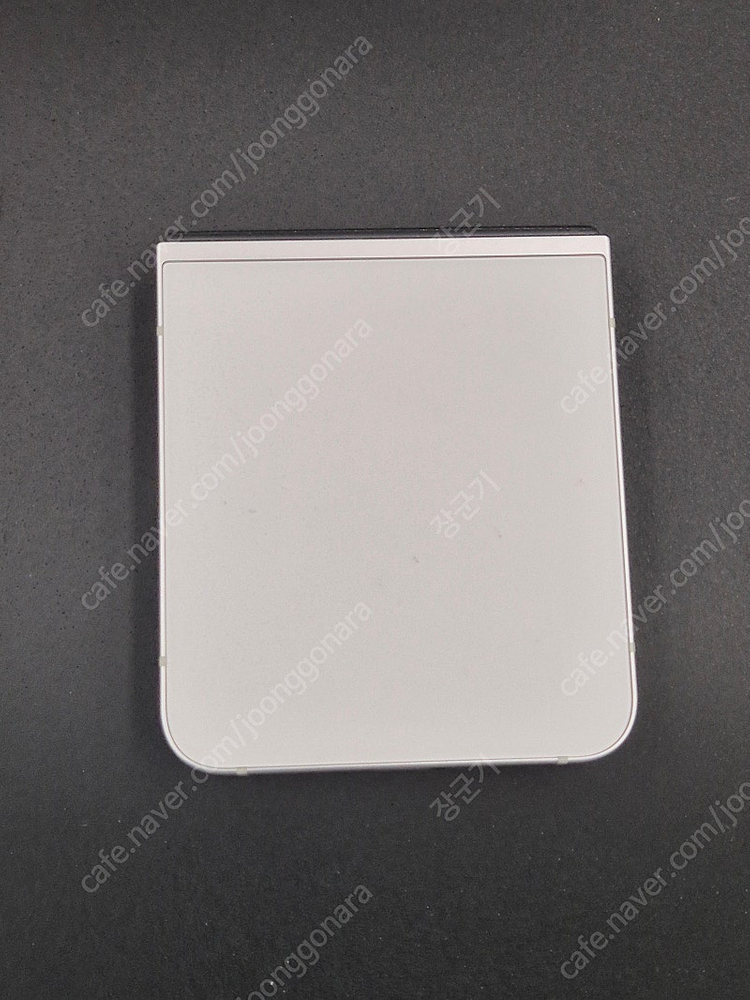 갤럭시 z플립6 자급제 화이트 팝니다--4