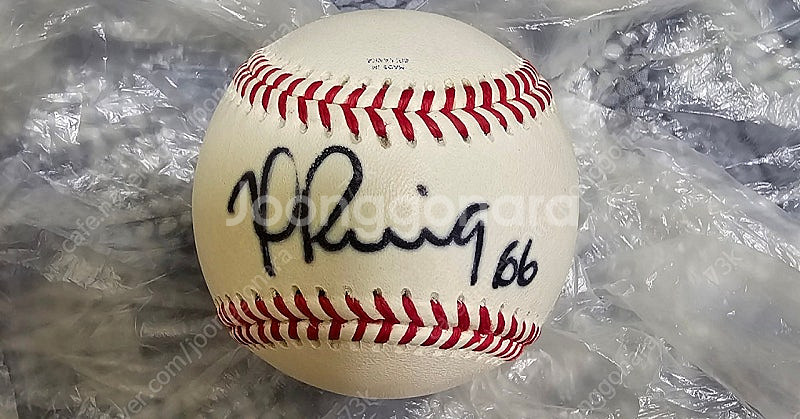 푸이그 40주년 싸인볼 판매합니다--0