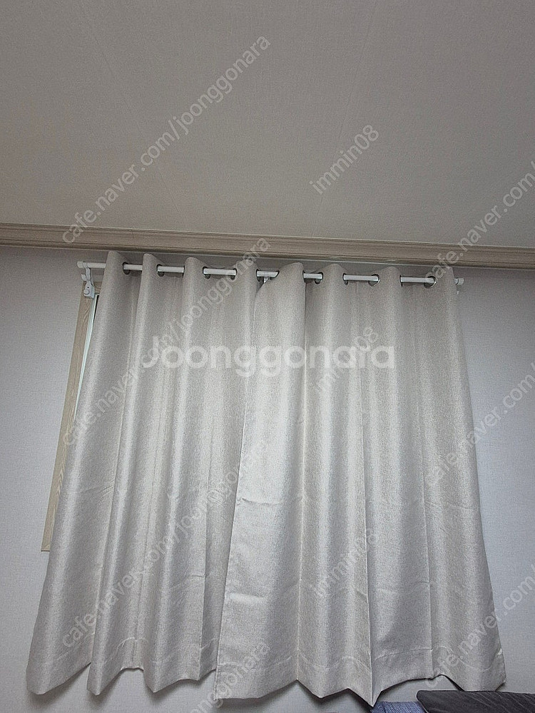 밀리무드 위트 암막커튼 아일렛형 창문용 2장--0