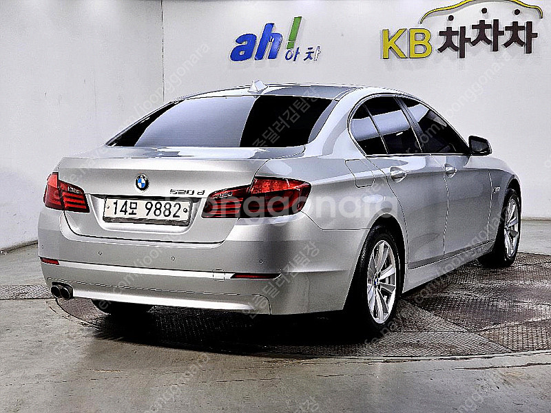 BMW 5시리즈 (F10) 520d 최저가 판매합니다....--3