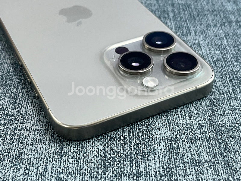 (자급제) 아이폰15프로맥스 내추럴티타늄 512G 외관...--6