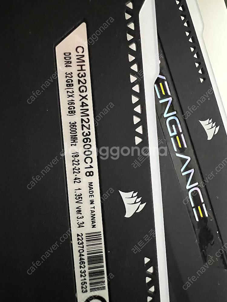 커세어 VENGEANCE DDR4-3600 메모리 16...--1