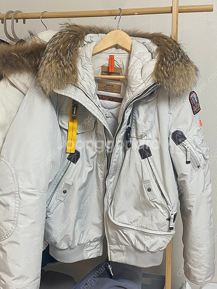파라점퍼스 고비 화이트 패딩 21fw M--0