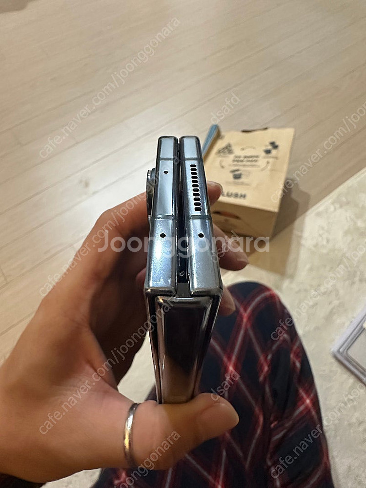 갤럭시 폴드4 512 팝니다.--3