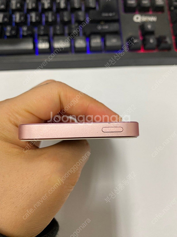 198677 아이폰SE 로즈골드 SS급 64GB 배터리...--3