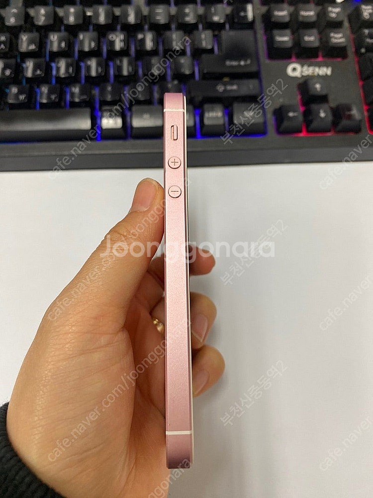 198677 아이폰SE 로즈골드 SS급 64GB 배터리...--4