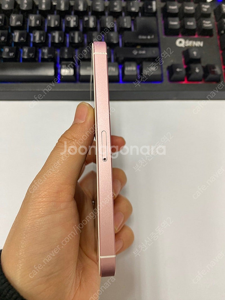 198677 아이폰SE 로즈골드 SS급 64GB 배터리...--5