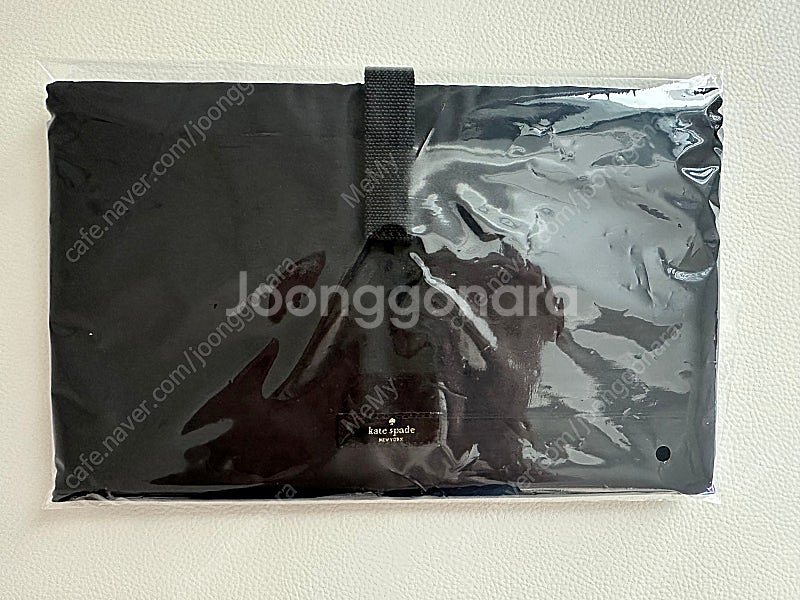 미사용) 케이트 스페이드 휴대용 기저귀 갈이대 매트--0