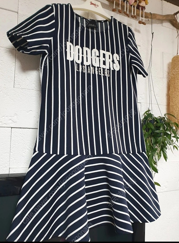 MLB 비즈장식 스트라이프 원피스--1