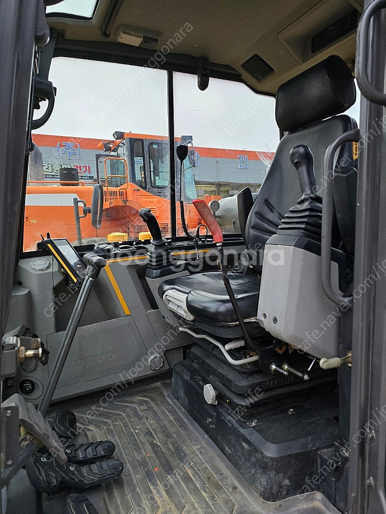 중고 굴삭기 볼보 EC60E 2016년식--8
