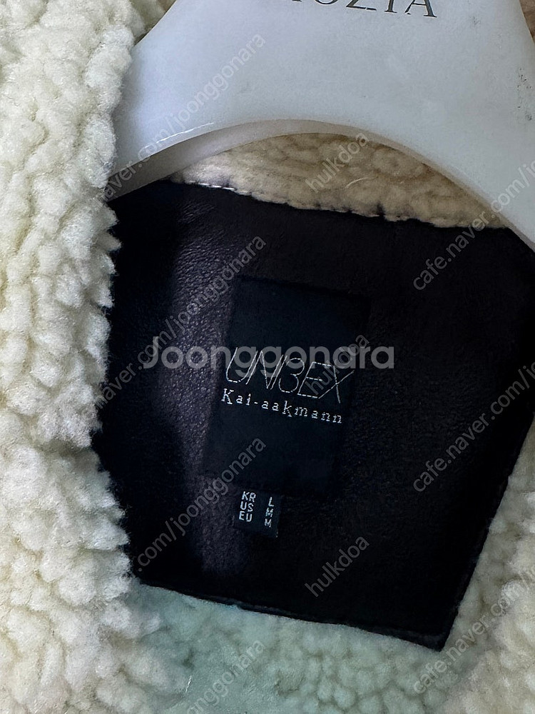 카이아크먄 김우빈 무스탕 라지--3