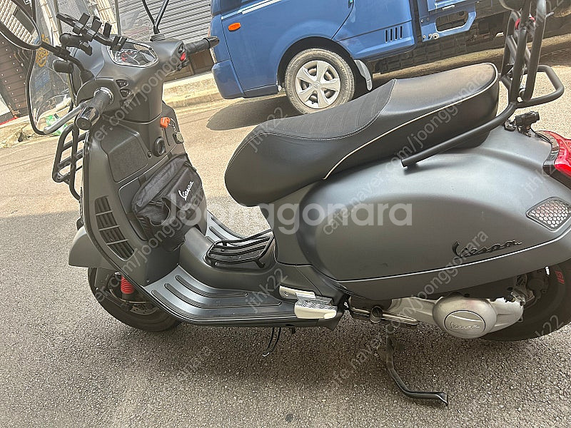 베스파 300ccGTS 슈퍼스포츠 그레이무광 17년식--1