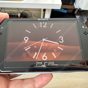 깨끗한 PSP GO 판매합니다.